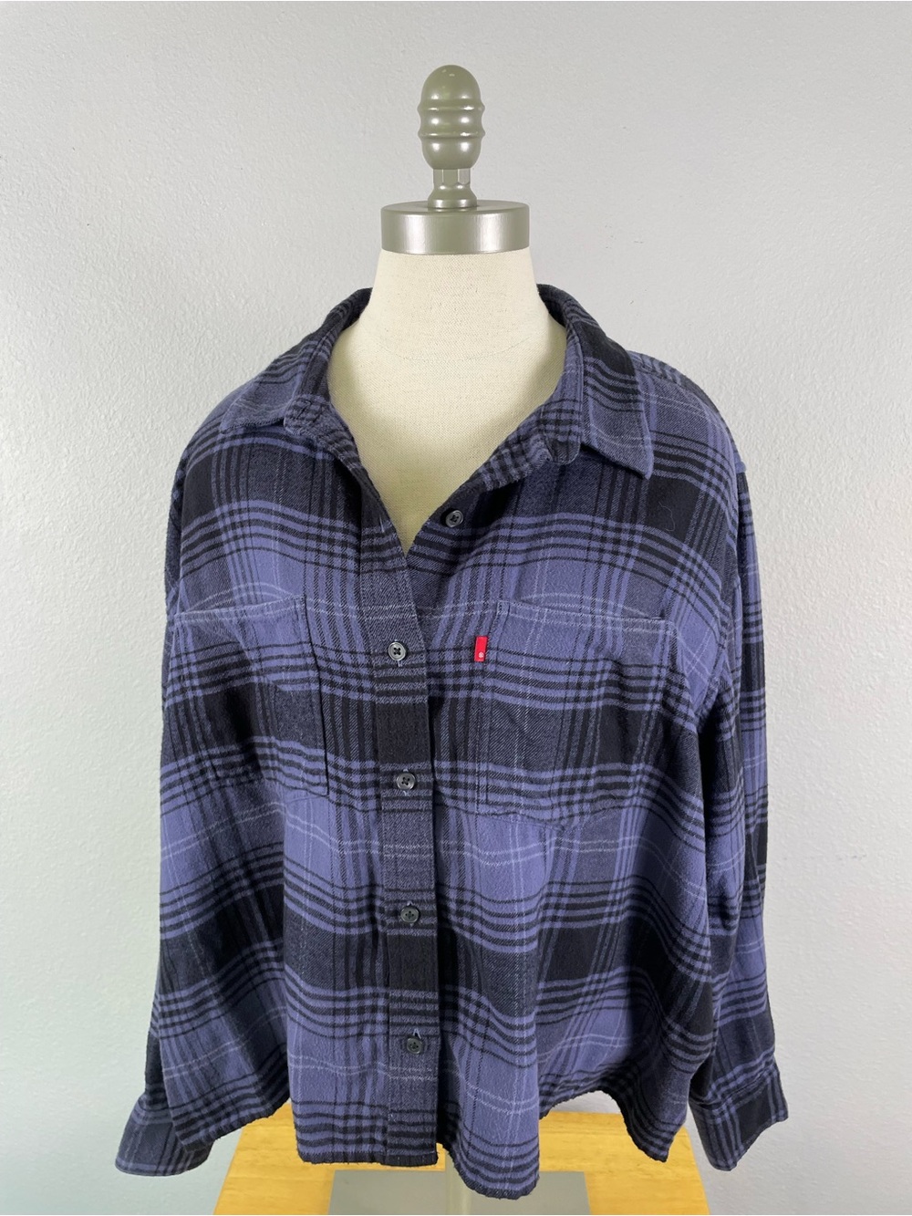 Levi's Black & Navy Plaid Women’s Cotton Flannel Button-Down Shirt Cropped XL